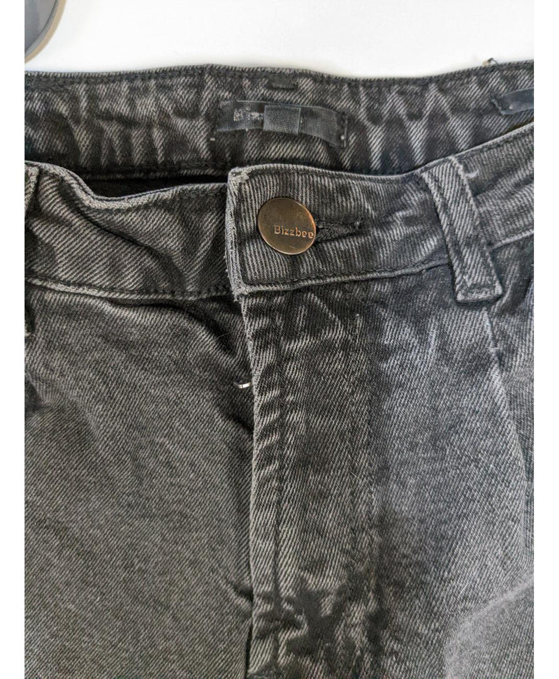 La garantie Once Again : 550540 vêtements d'occasion de marque en état irréprochable.