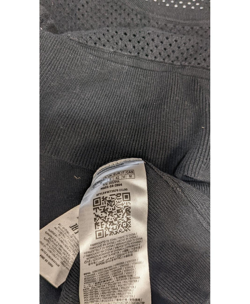 556538 Once Again, la référence de la friperie en ligne pour des achats de vêtements d'occasion sans souci et en état parfait.