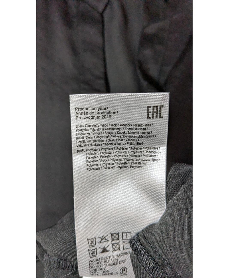 Le choix intelligent pour la mode durable, cette pièce 560343 Once Again allie parfait état et prix abordable.