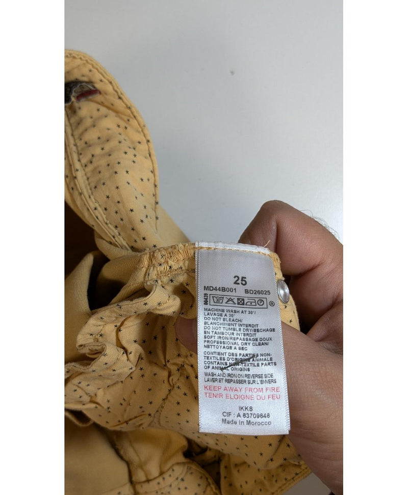 La garantie Once Again : 560674 vêtements d'occasion de marque en état irréprochable.