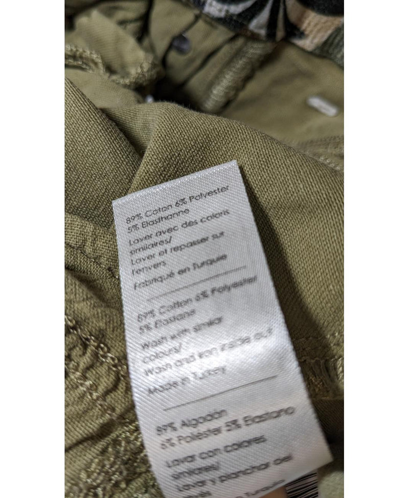 Élégance responsable avec cette pièce vintage 561180 en parfait état, sélectionnée par Once Again.