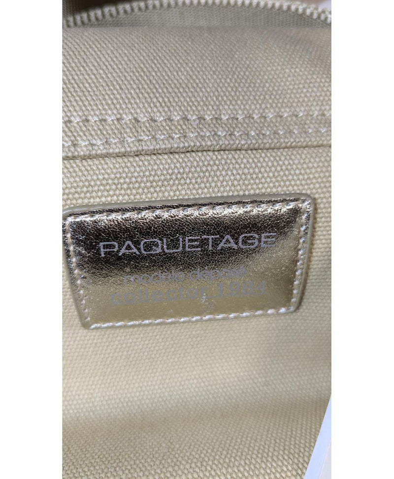 Élégance responsable avec cette pièce vintage 561518 en parfait état, sélectionnée par Once Again.