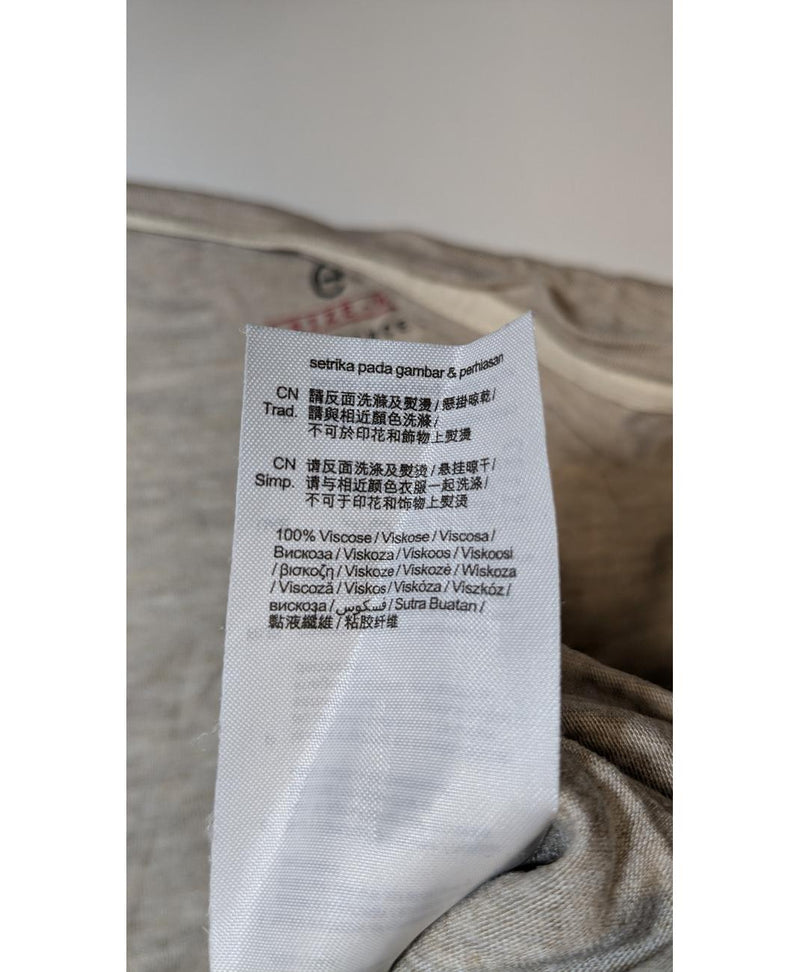 Le choix intelligent pour la mode durable, cette pièce 561569 Once Again allie parfait état et prix abordable.