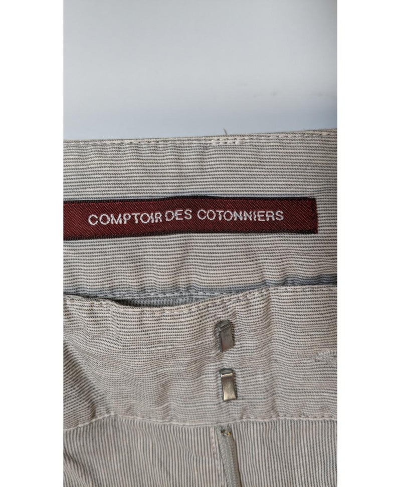 562007 Once Again, la référence de la friperie en ligne pour des achats de vêtements d'occasion sans souci et en état parfait.