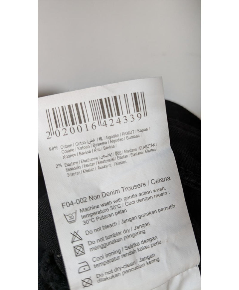 Élégance responsable avec cette pièce vintage 562009 en parfait état, sélectionnée par Once Again.