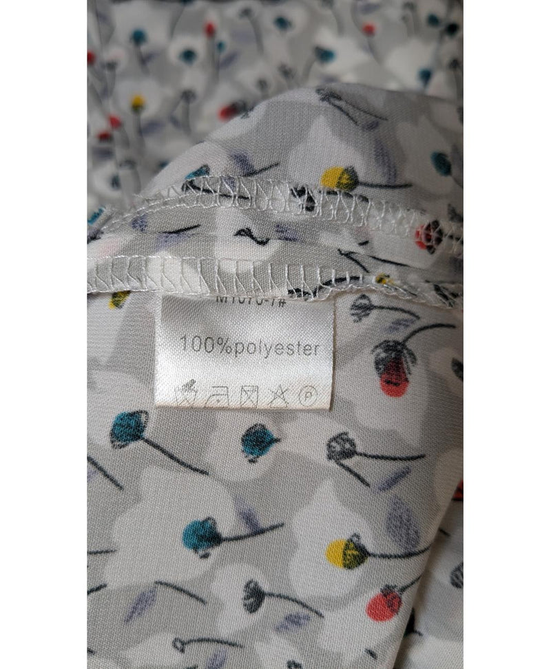 Expérience d'achat simple et satisfaisante pour cette fripe 562021 de qualité, offert par Once Again.