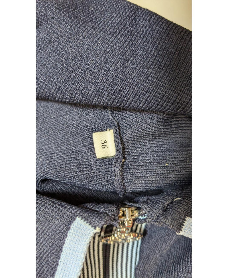 Expérience d'achat simple et satisfaisante pour cette fripe 562035 de qualité, offert par Once Again.