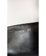 Élégance responsable avec cette pièce vintage 562046 en parfait état, sélectionnée par Once Again.