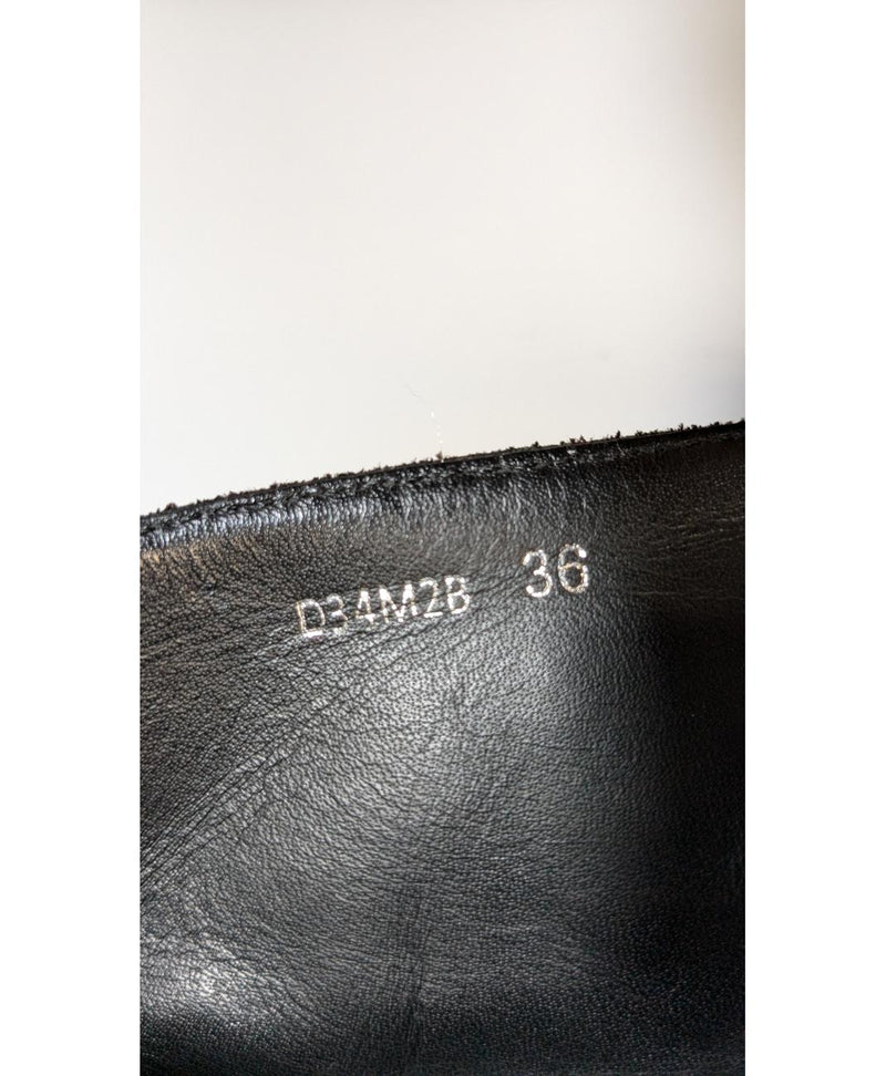 Élégance responsable avec cette pièce vintage 562046 en parfait état, sélectionnée par Once Again.