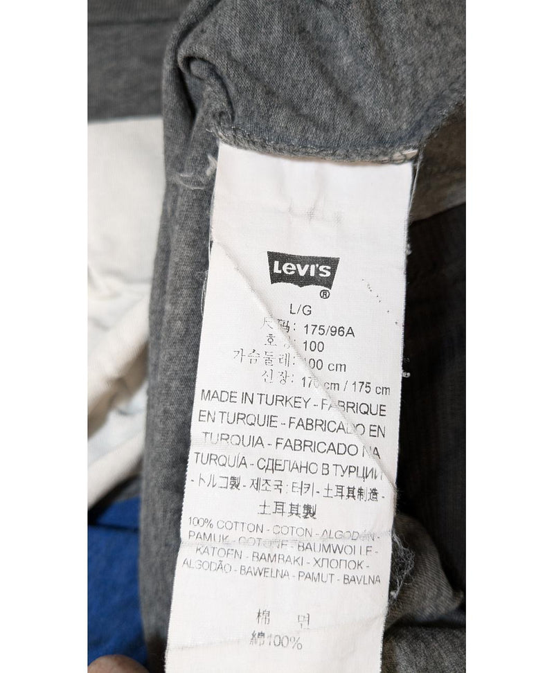 562097 Once Again, la référence de la friperie en ligne pour des achats de vêtements d'occasion sans souci et en état parfait.