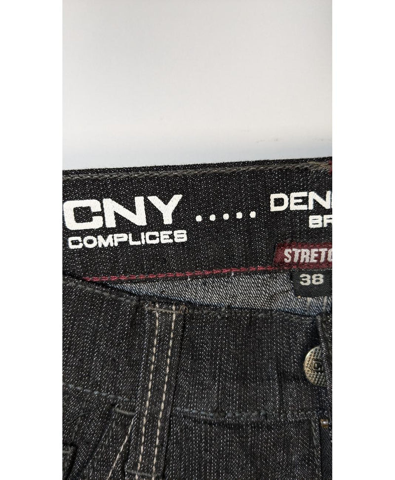 Le choix intelligent pour la mode durable, cette pièce 562107 Once Again allie parfait état et prix abordable.