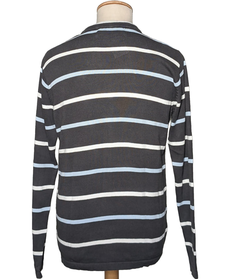 La garantie Once Again : 562125 vêtements d'occasion de marque en état irréprochable.