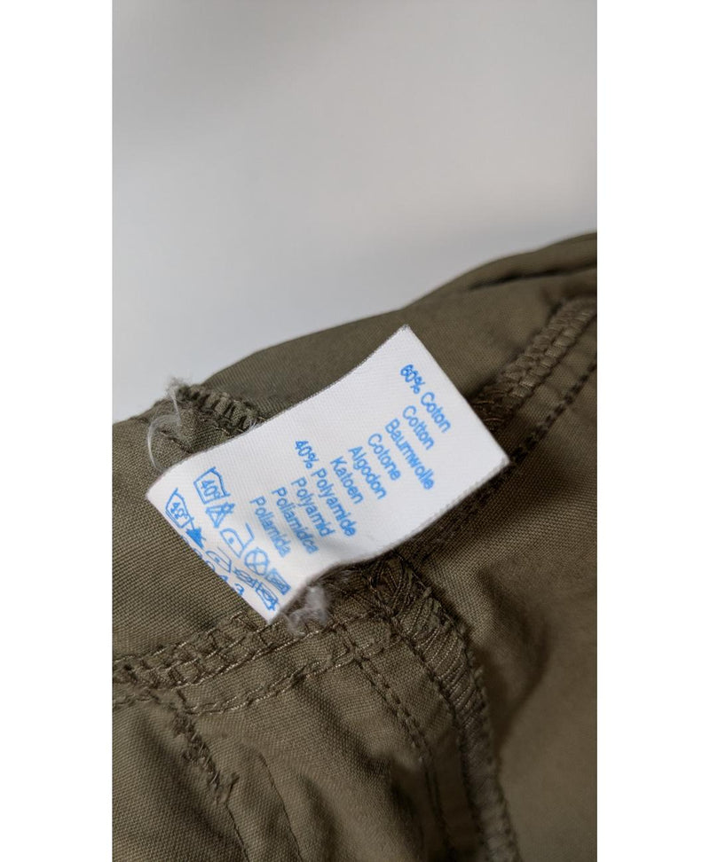 Le choix intelligent pour la mode durable, cette pièce 562301 Once Again allie parfait état et prix abordable.