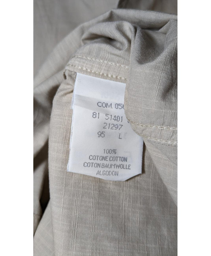 562333 Once Again, la référence de la friperie en ligne pour des achats de vêtements d'occasion sans souci et en état parfait.