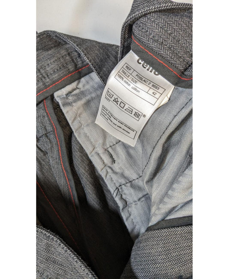 Expérience d'achat simple et satisfaisante pour cette fripe 563333 de qualité, offert par Once Again.
