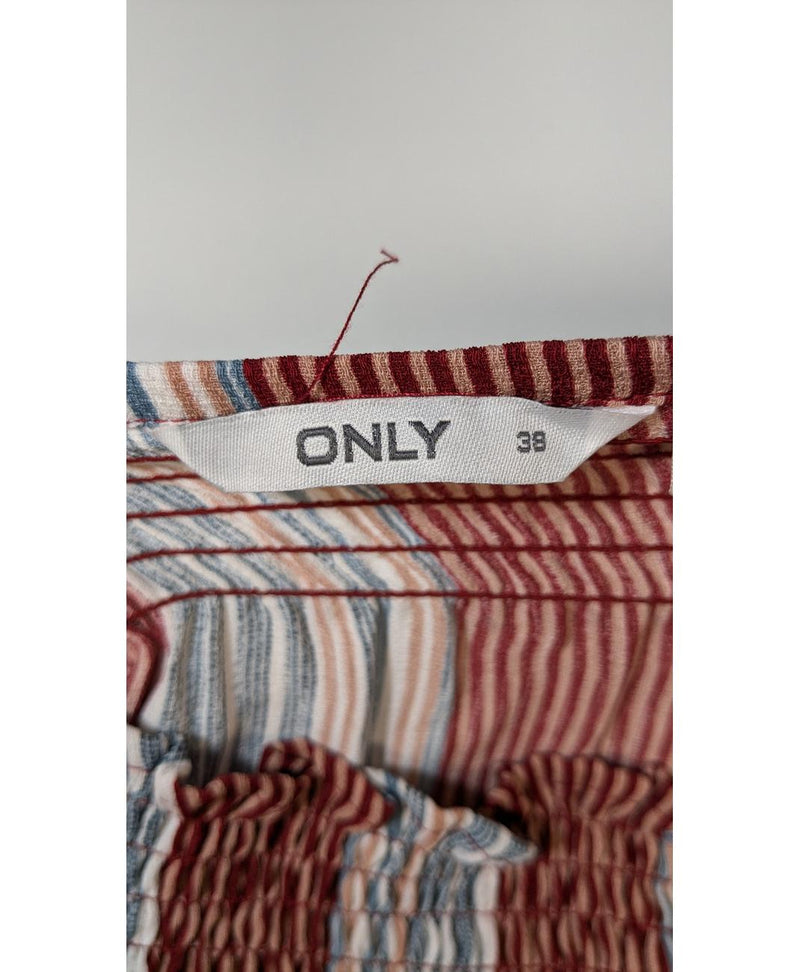 Expérience d'achat simple et satisfaisante pour cette fripe 564394 de qualité, offert par Once Again.