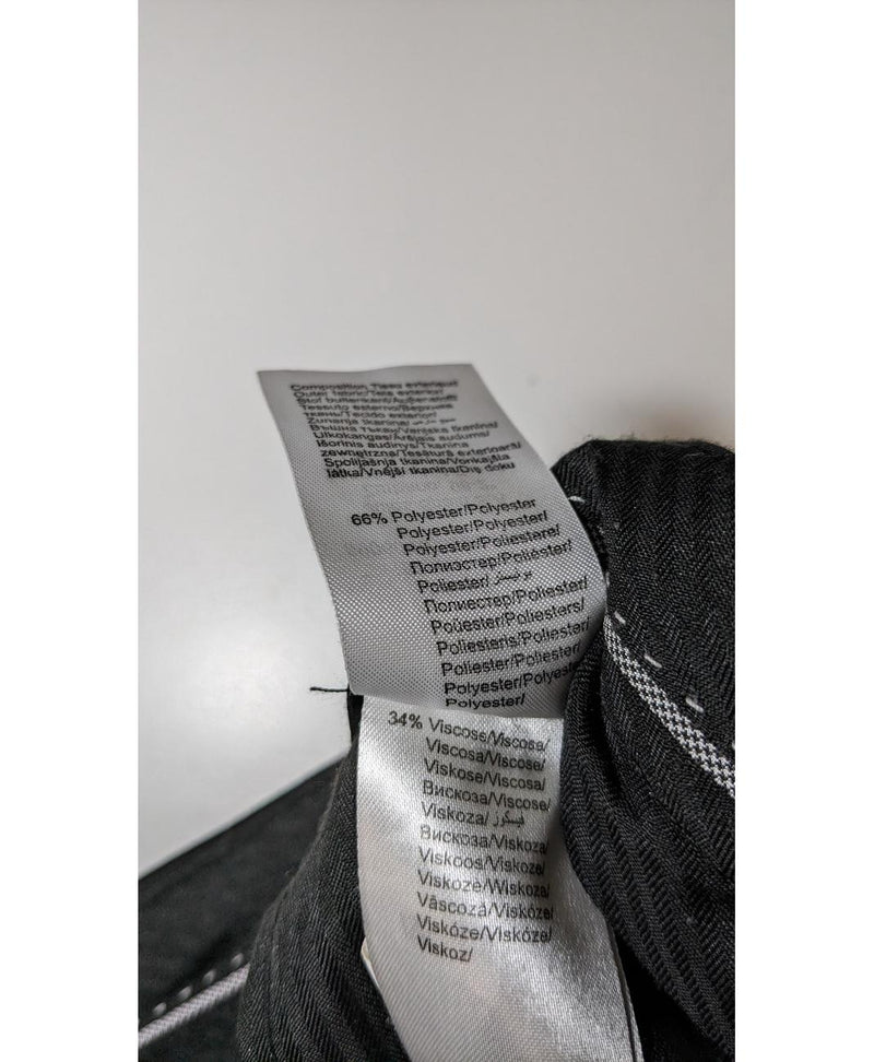 Le choix intelligent pour la mode durable, cette pièce 568458 Once Again allie parfait état et prix abordable.