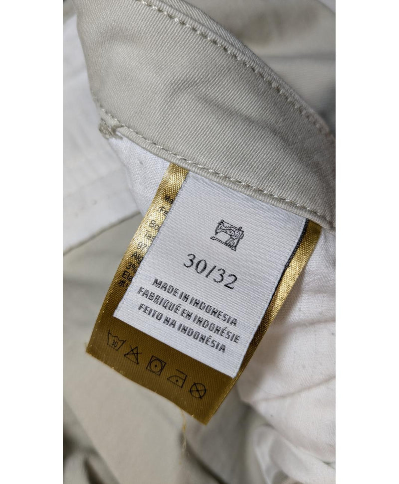 568935 Once Again, la référence de la friperie en ligne pour des achats de vêtements d'occasion sans souci et en état parfait.