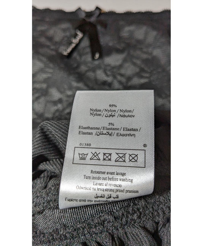 Shopping simplifié avec Once Again pour 569799 : trouvez des pièces uniques en très bon état en quelques clics.