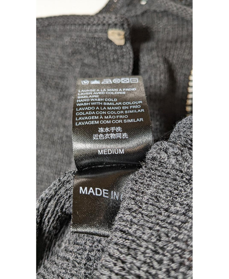 569973 Once Again, la référence de la friperie en ligne pour des achats de vêtements d'occasion sans souci et en état parfait.