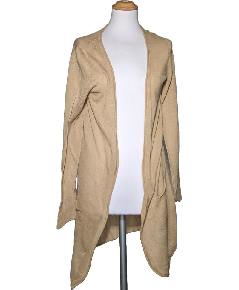 La garantie Once Again : 570605 vêtements d'occasion de marque en état irréprochable.