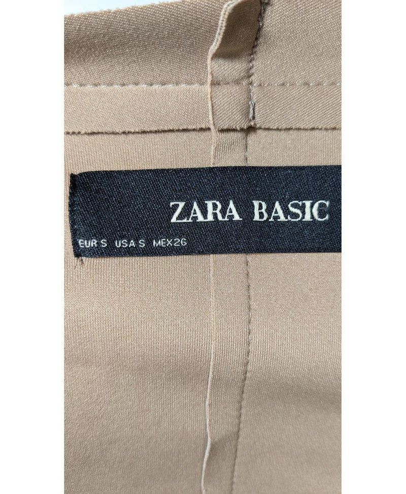 Expérience d'achat simple et satisfaisante pour cette fripe 572331 de qualité, offert par Once Again.