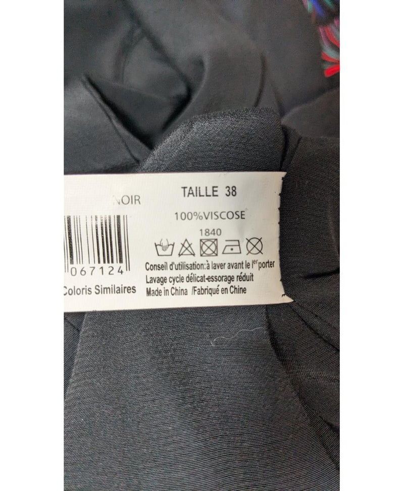 Shopping simplifié avec Once Again pour 572889 : trouvez des pièces uniques en très bon état en quelques clics.