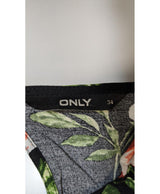 Shopping simplifié avec Once Again pour 572957 : trouvez des pièces uniques en très bon état en quelques clics.