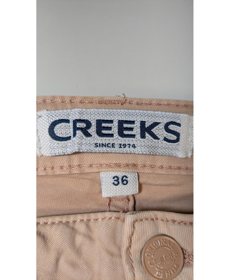 Le choix intelligent pour la mode durable, cette pièce 573006 Once Again allie parfait état et prix abordable.