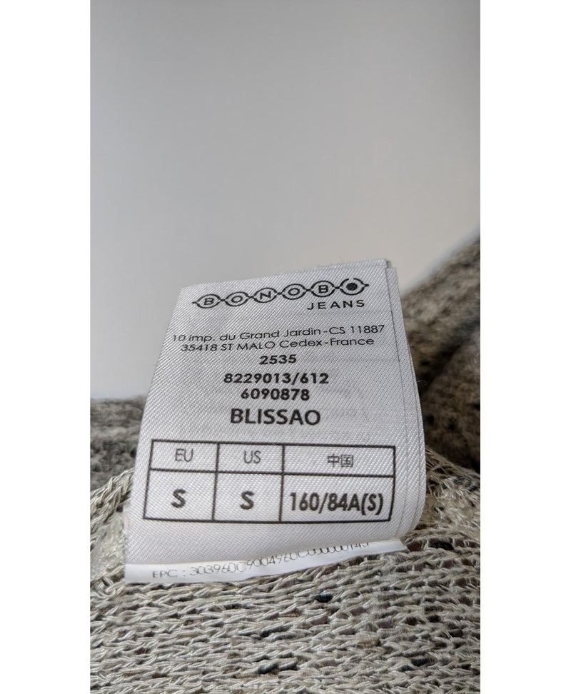 Expérience d'achat simple et satisfaisante pour cette fripe 573088 de qualité, offert par Once Again.