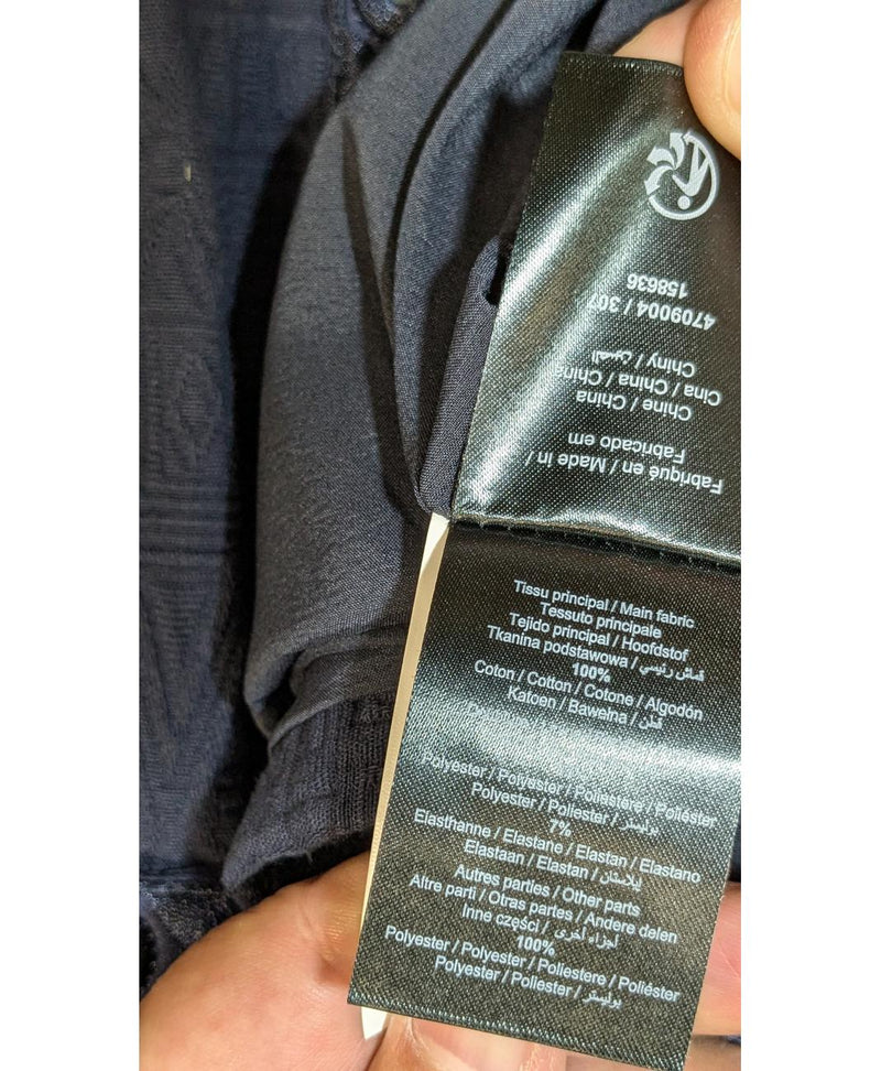 Expérience d'achat simple et satisfaisante pour cette fripe 573575 de qualité, offert par Once Again.