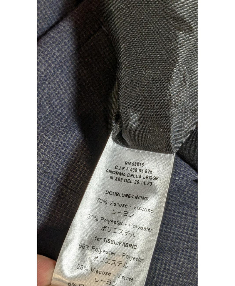 Élégance responsable avec cette pièce vintage 574211 en parfait état, sélectionnée par Once Again.