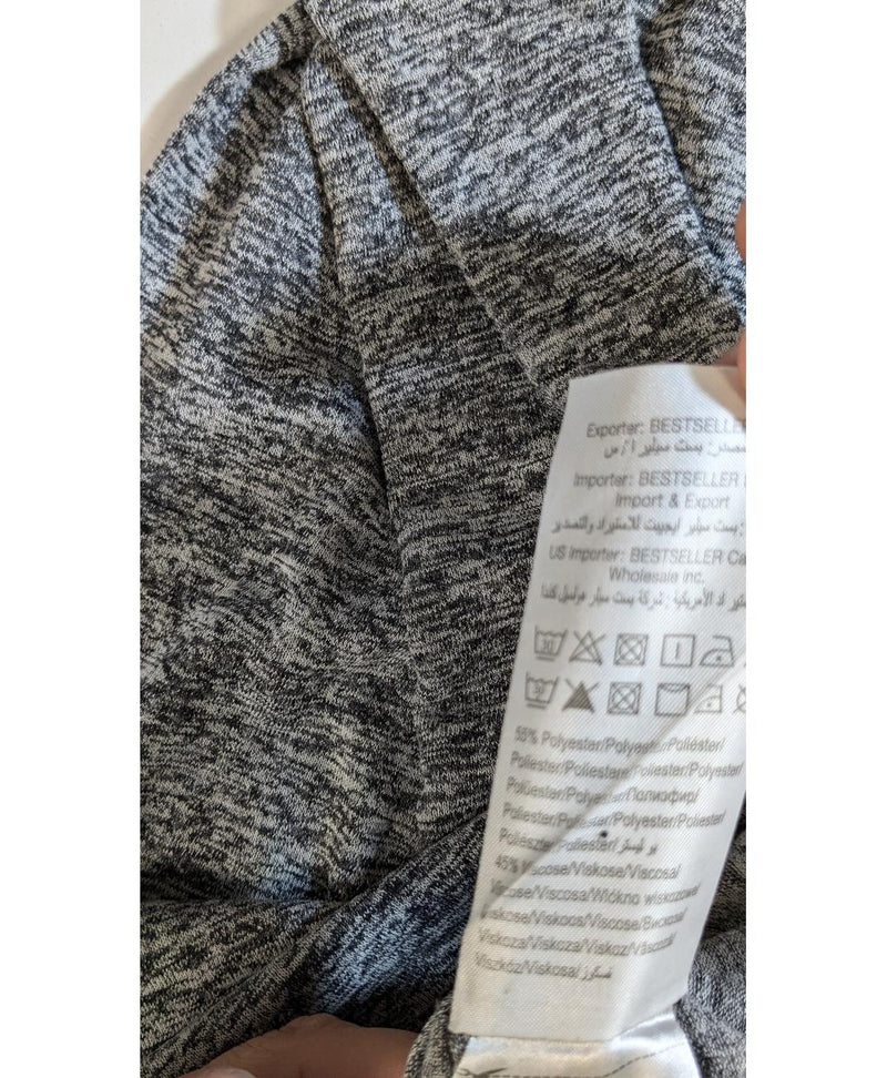 Élégance responsable avec cette pièce vintage 574339 en parfait état, sélectionnée par Once Again.