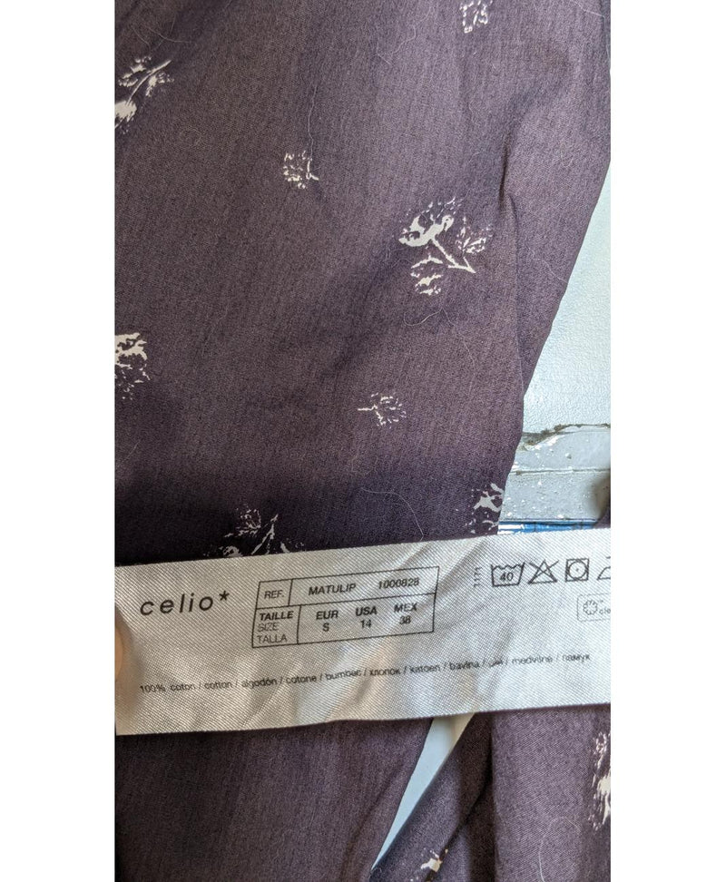 La garantie Once Again : 575694 vêtements d'occasion de marque en état irréprochable.