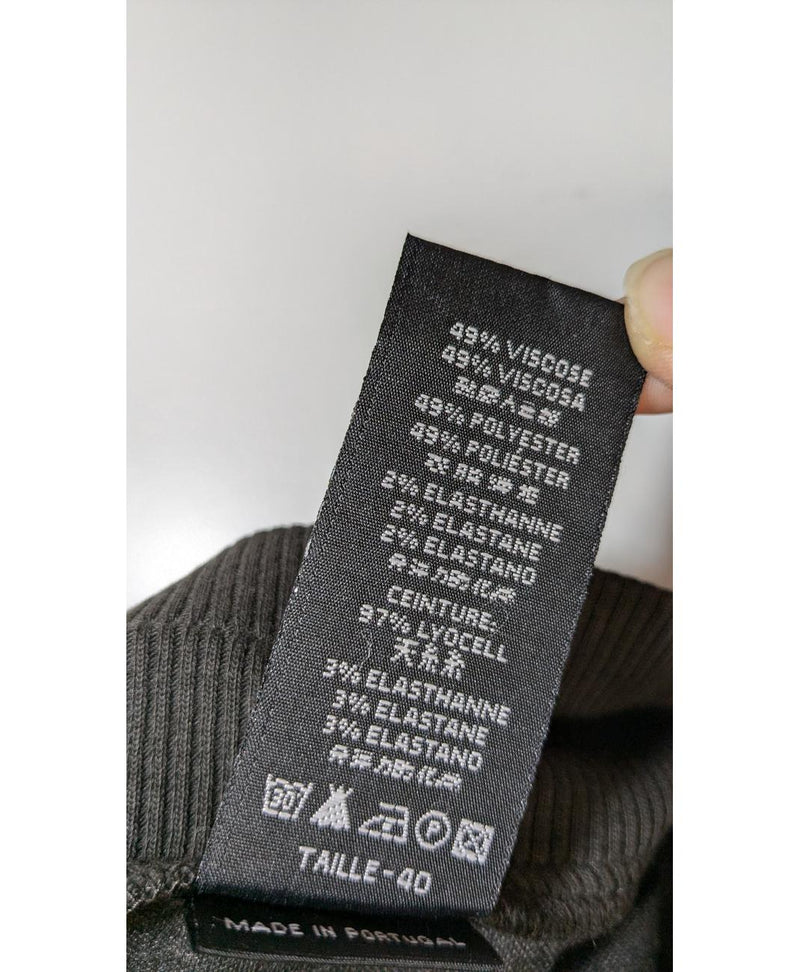 Élégance responsable avec cette pièce vintage 576246 en parfait état, sélectionnée par Once Again.