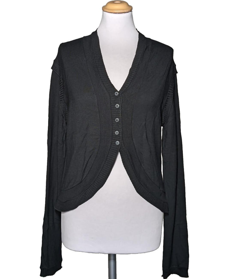 La garantie Once Again : 576299 vêtements d'occasion de marque en état irréprochable.