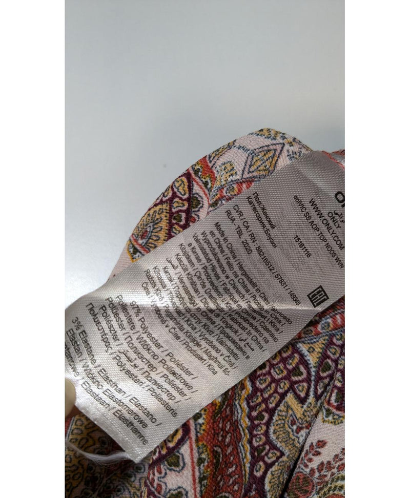 576524 Once Again, la référence de la friperie en ligne pour des achats de vêtements d'occasion sans souci et en état parfait.