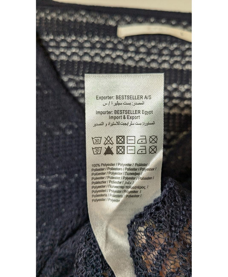 576629 Once Again, la référence de la friperie en ligne pour des achats de vêtements d'occasion sans souci et en état parfait.