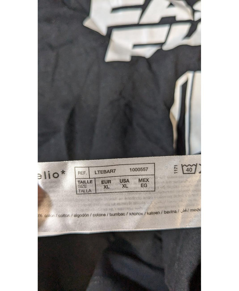 Élégance responsable avec cette pièce vintage 577645 en parfait état, sélectionnée par Once Again.