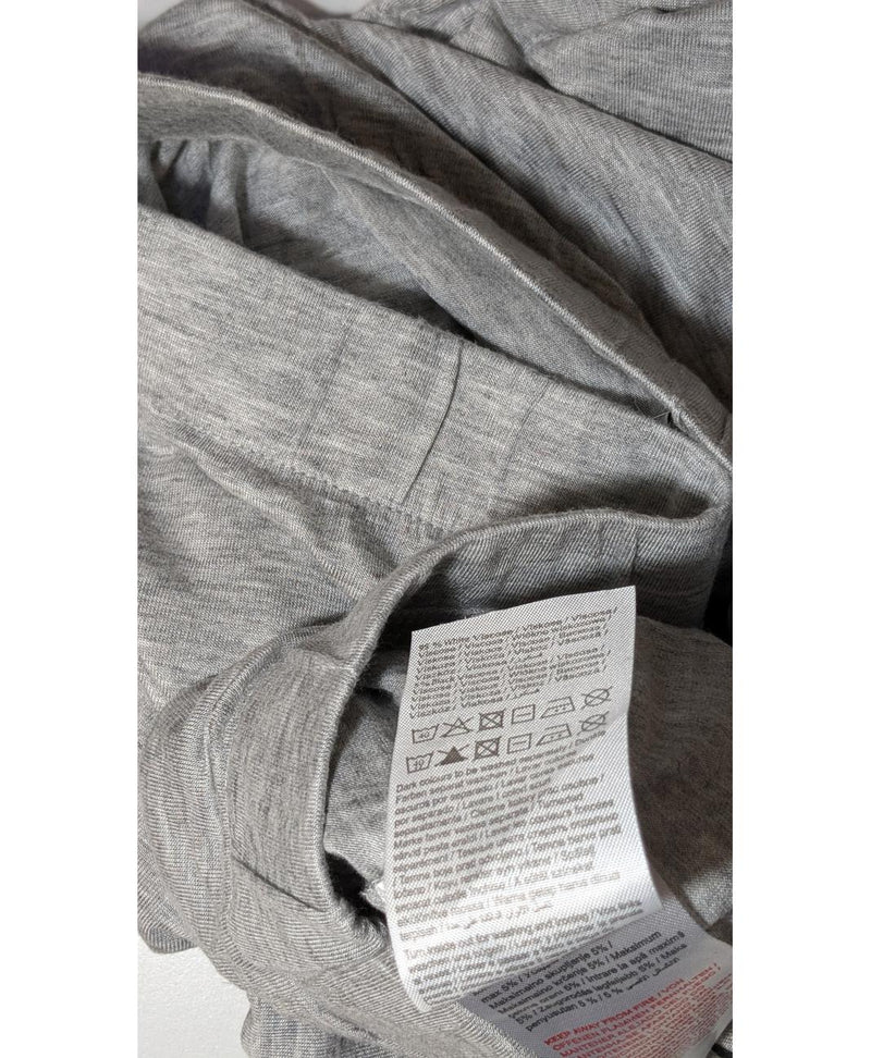 Expérience d'achat simple et satisfaisante pour cette fripe 579712 de qualité, offert par Once Again.